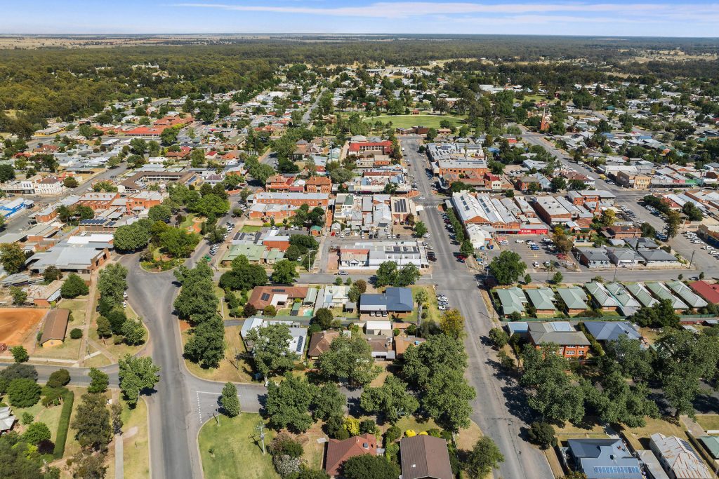 48 Arthur Street, Narrandera NSW 2700 - photo 3