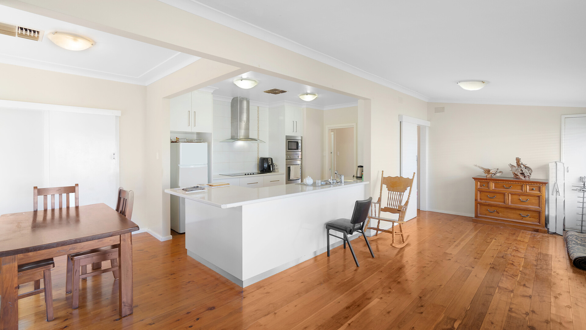 48 Arthur Street, Narrandera NSW 2700 - photo 4