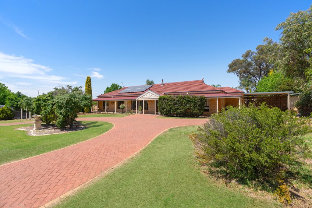 66-68 Boundary Road, Narrandera NSW 2700 - photo 2
