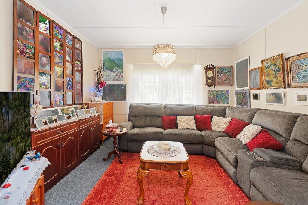 6 Crescent Street, Narrandera NSW 2700 - photo 2
