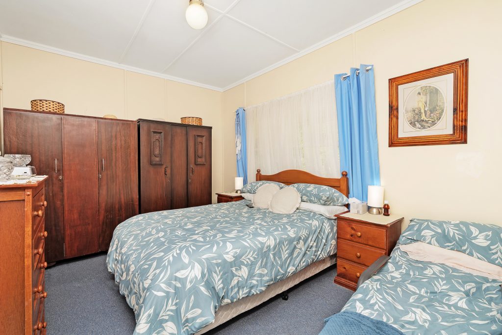 6 Crescent Street, Narrandera NSW 2700 - photo 11