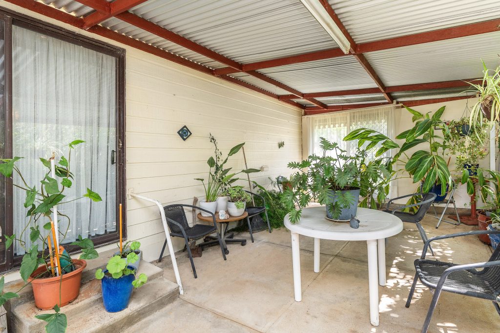 6 Crescent Street, Narrandera NSW 2700 - photo 12