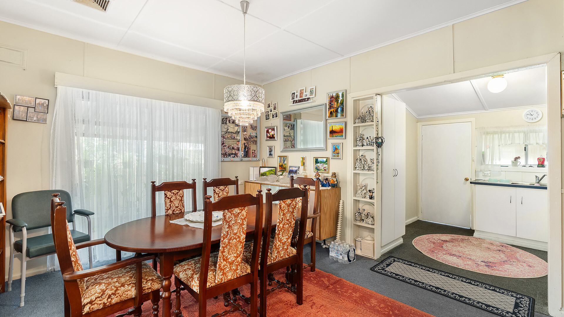 6 Crescent Street, Narrandera NSW 2700 - photo 4
