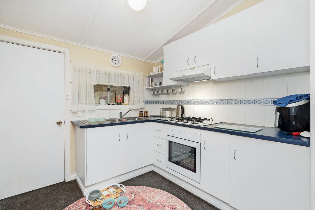 6 Crescent Street, Narrandera NSW 2700 - photo 5