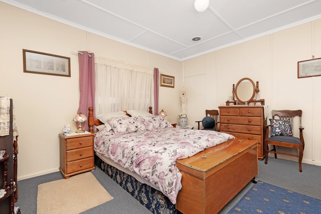 6 Crescent Street, Narrandera NSW 2700 - photo 9