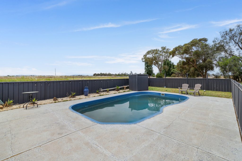14 Rourke Road, Leeton NSW 2705 - photo 12