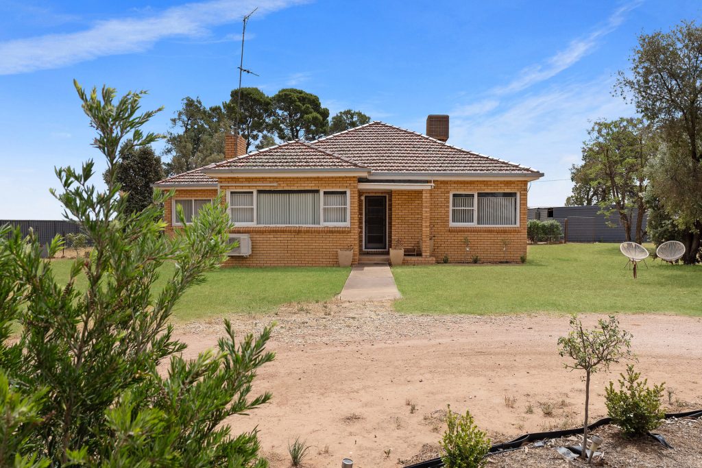 14 Rourke Road, Leeton NSW 2705 - photo 14