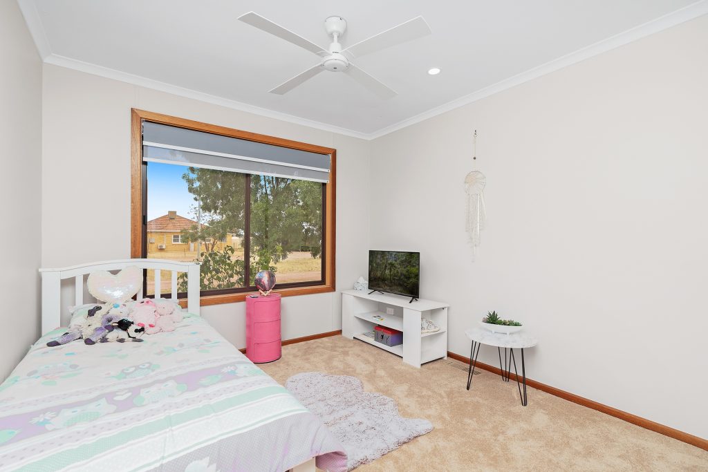 14 Rourke Road, Leeton NSW 2705 - photo 9