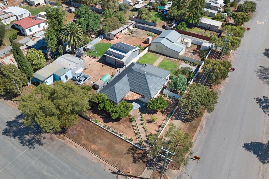 24 Warri Street, Ardlethan NSW 2665 - photo 2