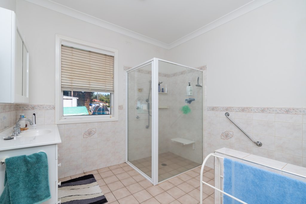 24 Warri Street, Ardlethan NSW 2665 - photo 12