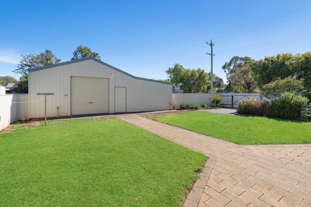 24 Warri Street, Ardlethan NSW 2665 - photo 14
