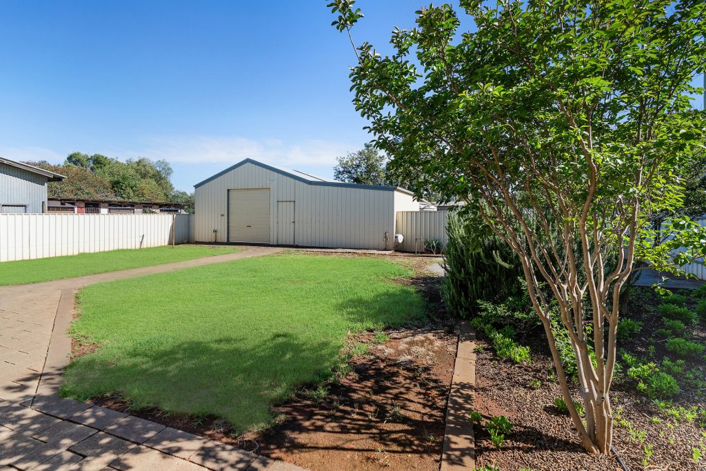 24 Warri Street, Ardlethan NSW 2665 - photo 15