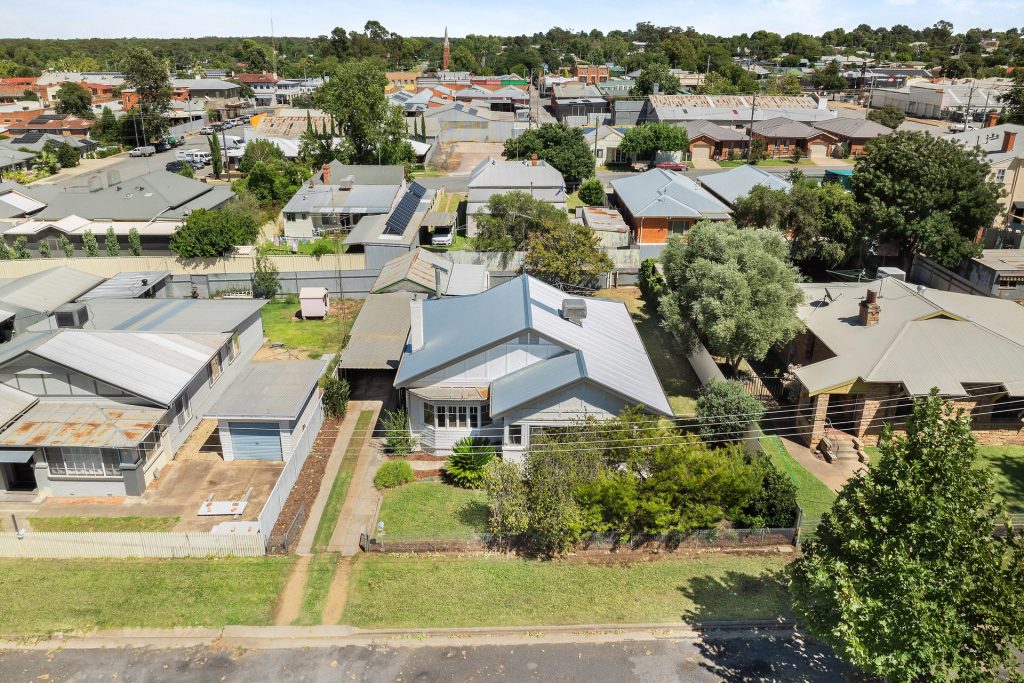 28 Arthur Street, Narrandera NSW 2700 - photo 2