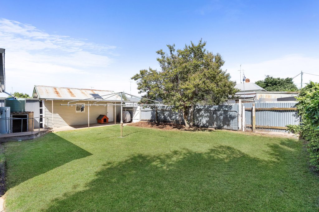 28 Arthur Street, Narrandera NSW 2700 - photo 15