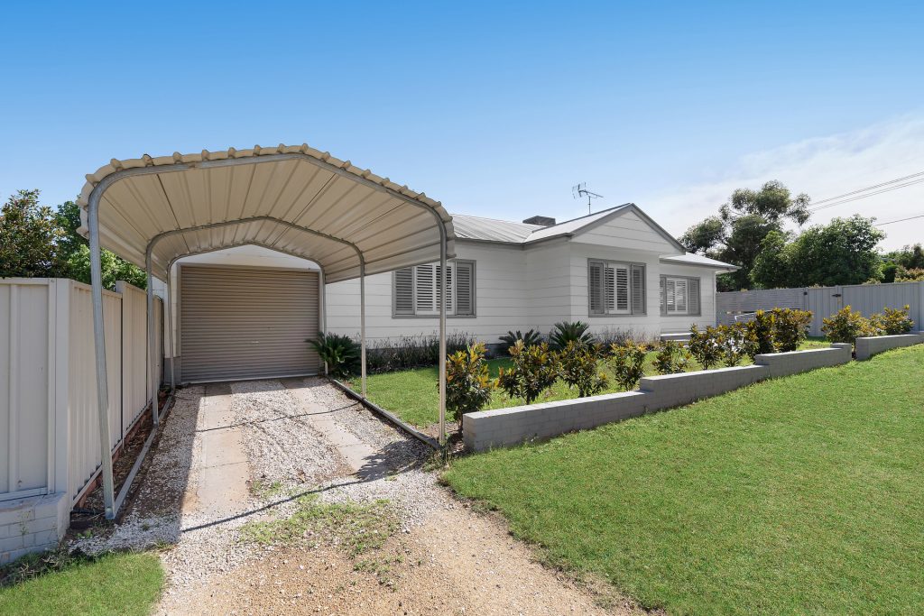 14 Roberts Street, Narrandera NSW 2700 - photo 17