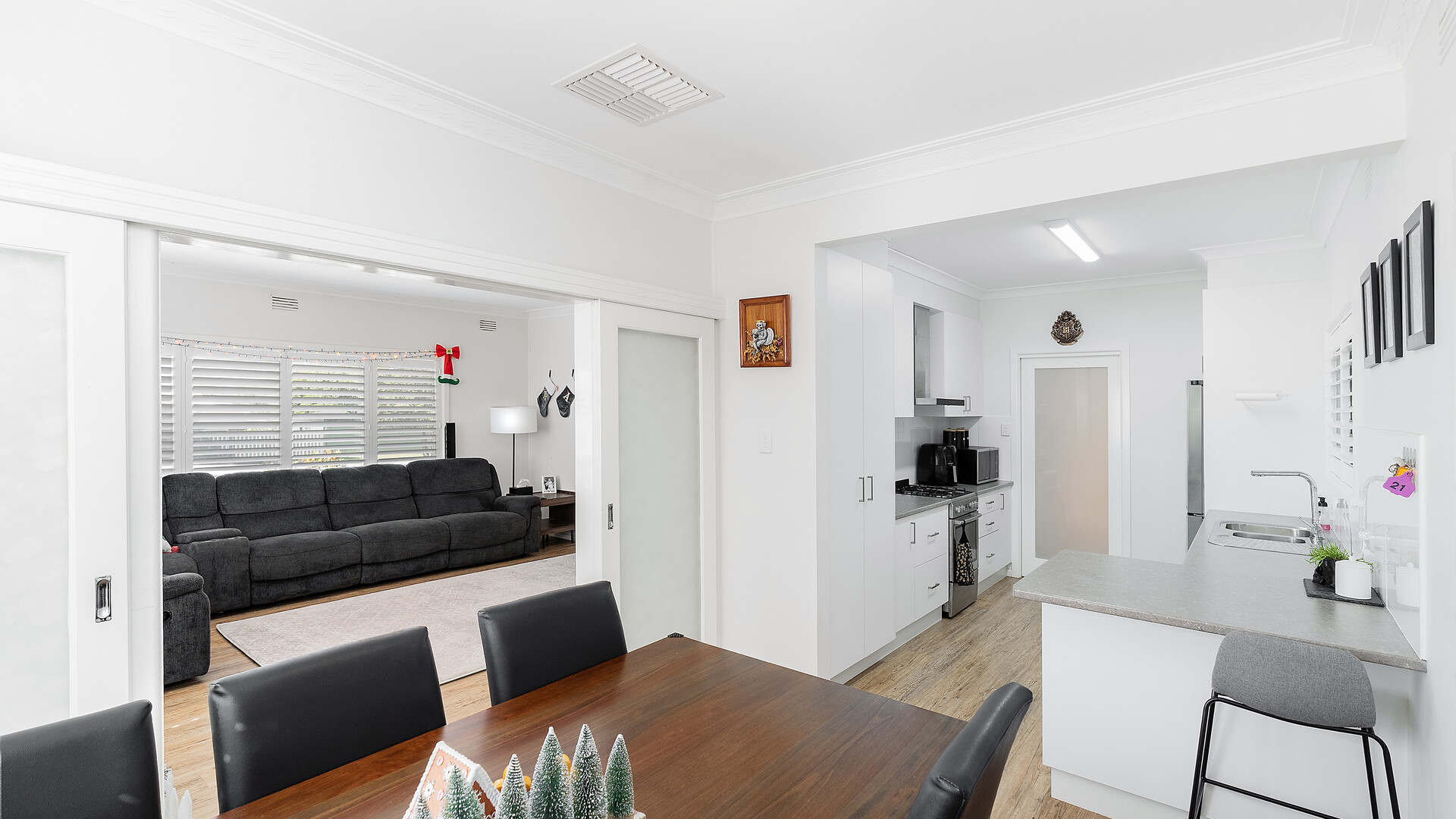 14 Roberts Street, Narrandera NSW 2700 - photo 5