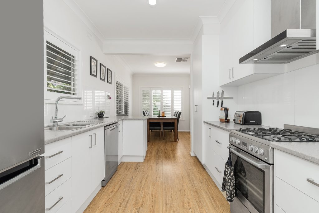 14 Roberts Street, Narrandera NSW 2700 - photo 8