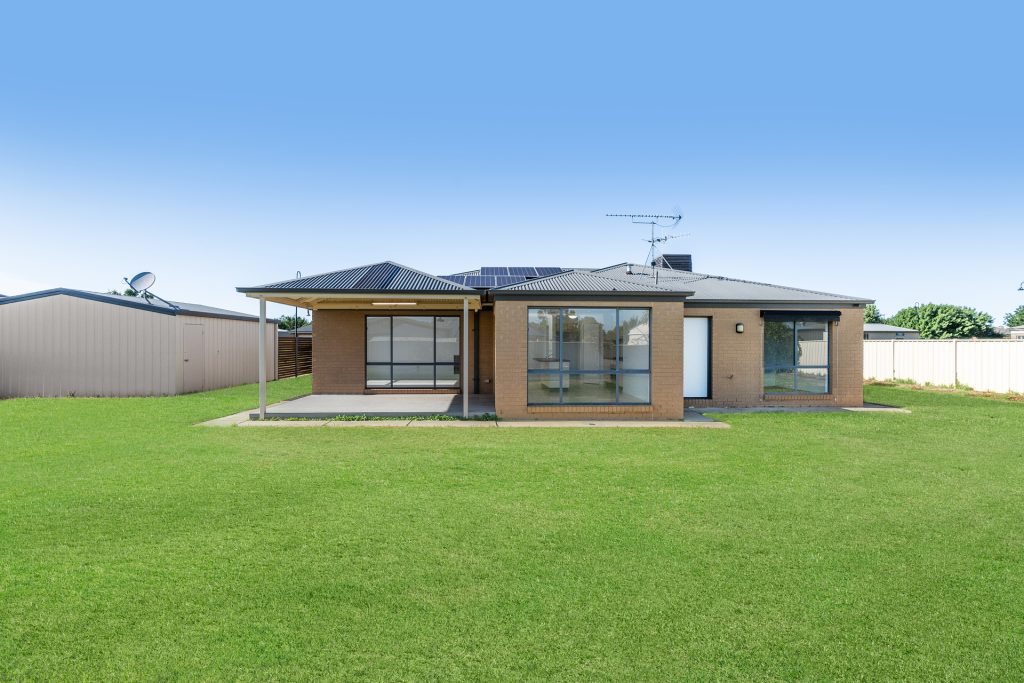 30 Carrington Drive, Leeton NSW 2705 - photo 21