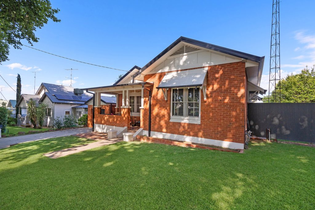 28 William Street, Narrandera NSW 2700 - photo 2