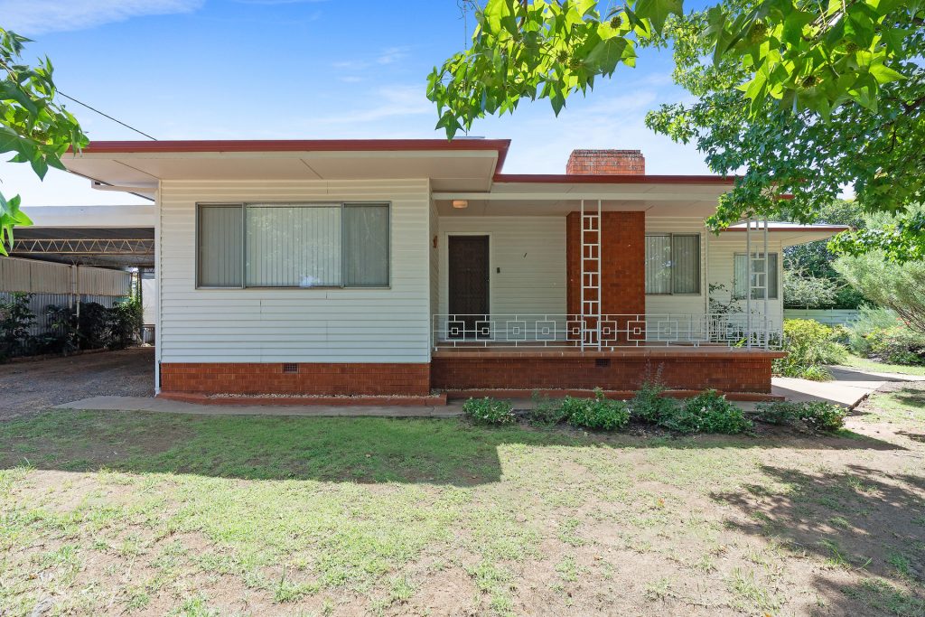 1 Sally Street, Leeton NSW 2705 - McGrath Riverina