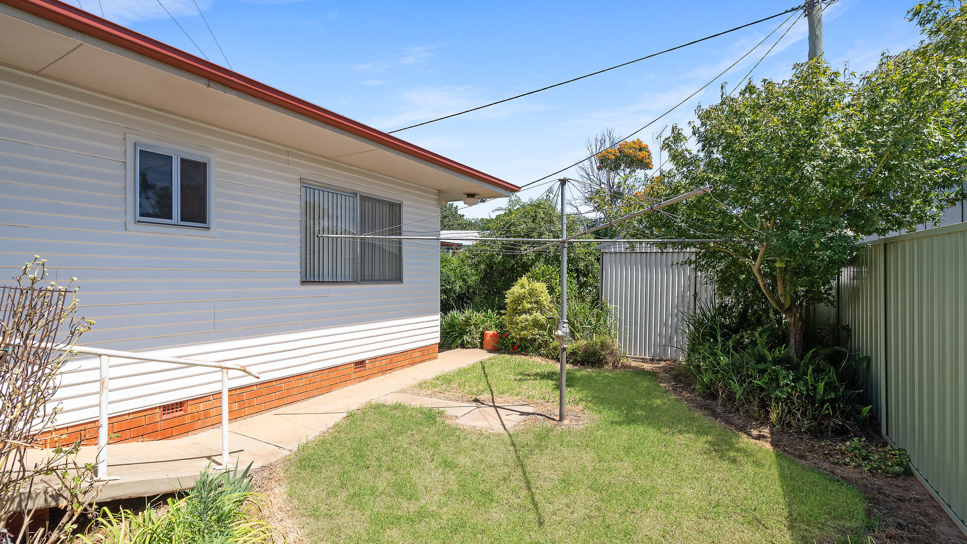 1 Sally Street, Leeton NSW 2705 - photo 12