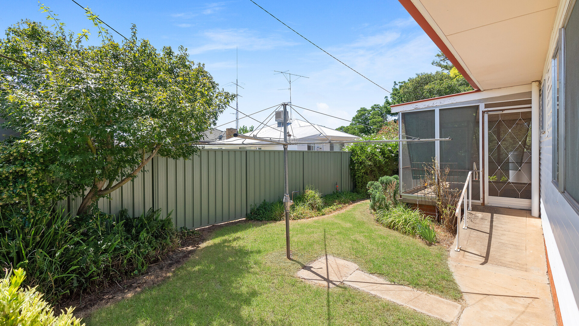 1 Sally Street, Leeton NSW 2705 - photo 13
