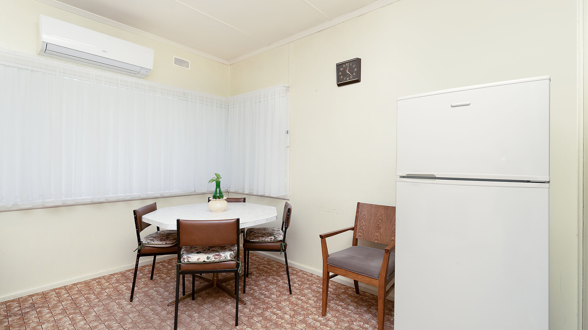 1 Sally Street, Leeton NSW 2705 - photo 4