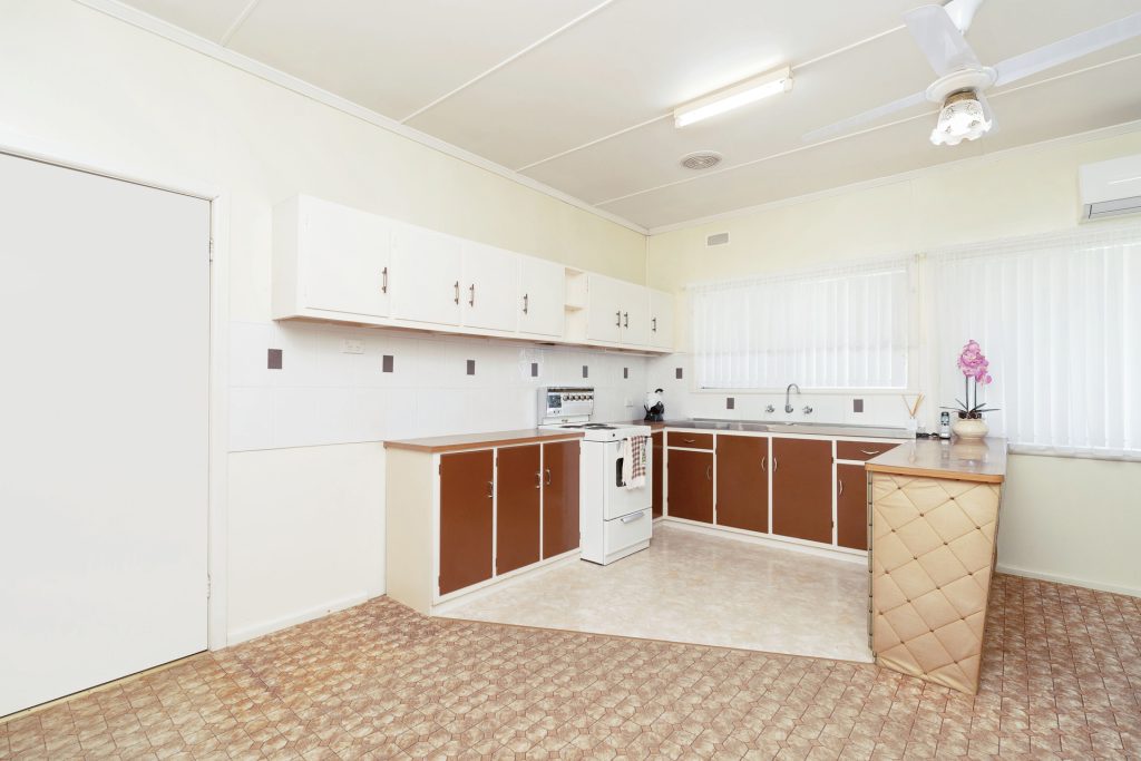 1 Sally Street, Leeton NSW 2705 - photo 5