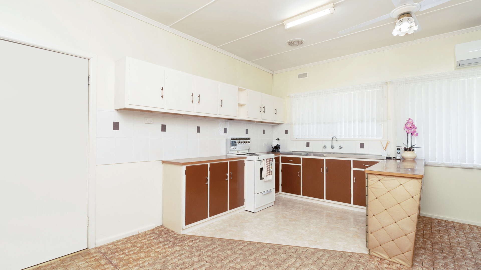 1 Sally Street, Leeton NSW 2705 - photo 5