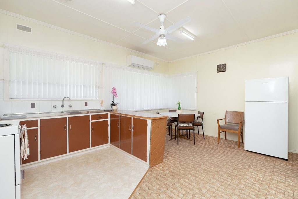 1 Sally Street, Leeton NSW 2705 - photo 6