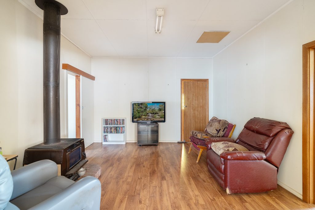 19 Mithul Street, Ardlethan NSW 2665 - photo 2