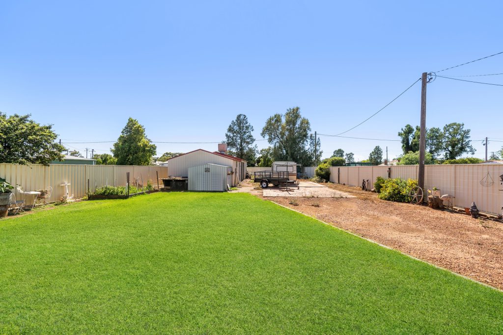 41 Currawang Avenue, Leeton NSW 2705 - photo 15