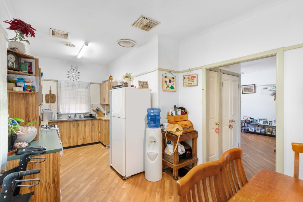 41 Currawang Avenue, Leeton NSW 2705 - photo 6