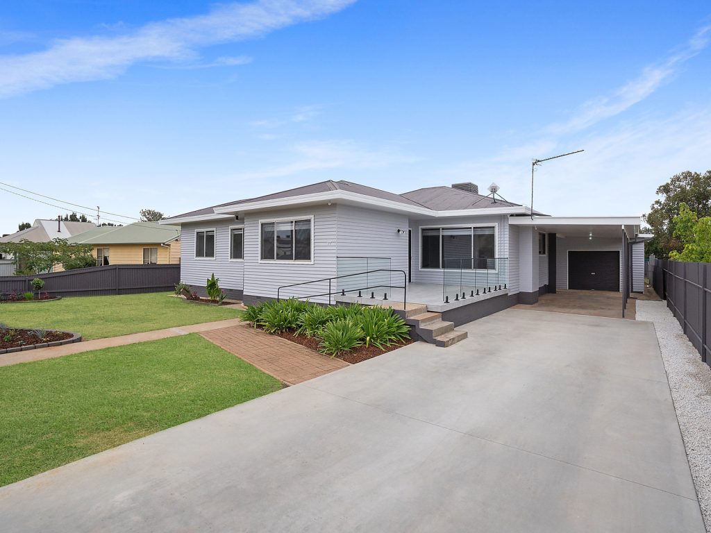 27 Cootamundra Road, Temora NSW 2666 - McGrath Riverina