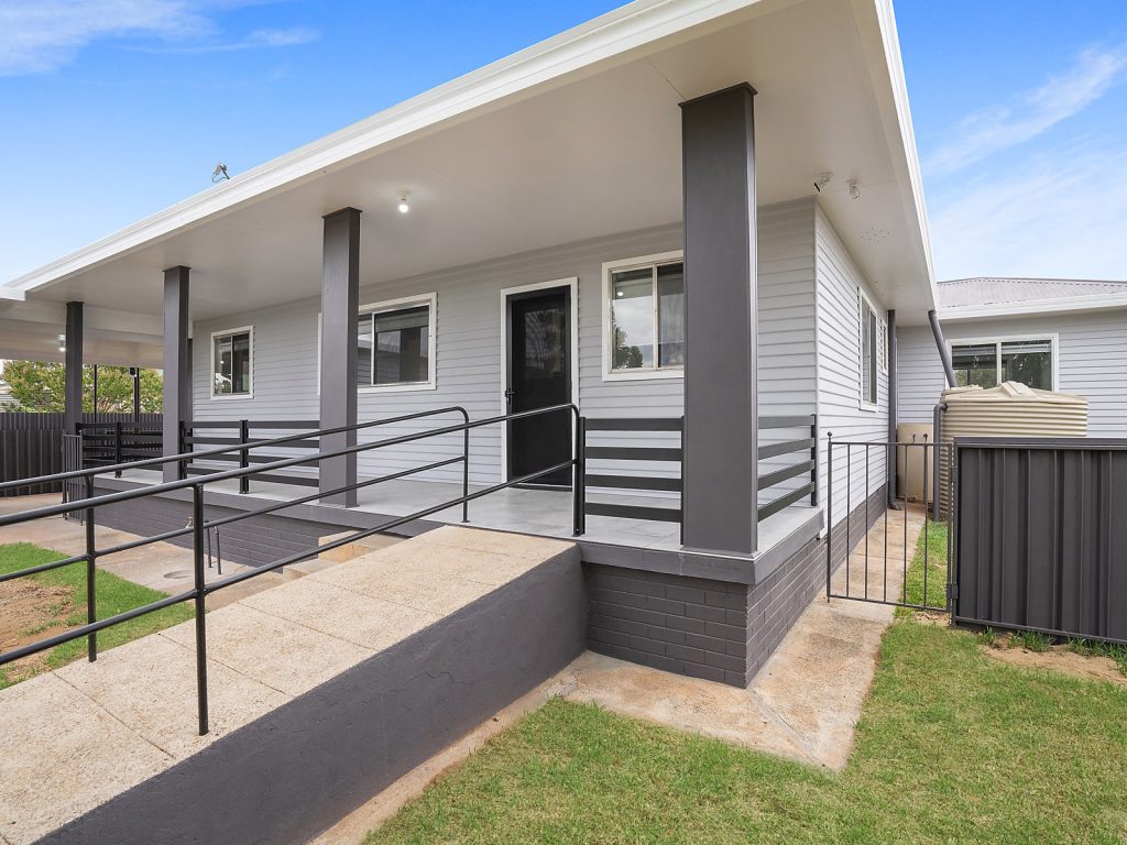 27 Cootamundra Road, Temora NSW 2666 - photo 12