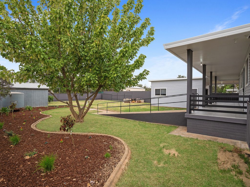 27 Cootamundra Road, Temora NSW 2666 - photo 14