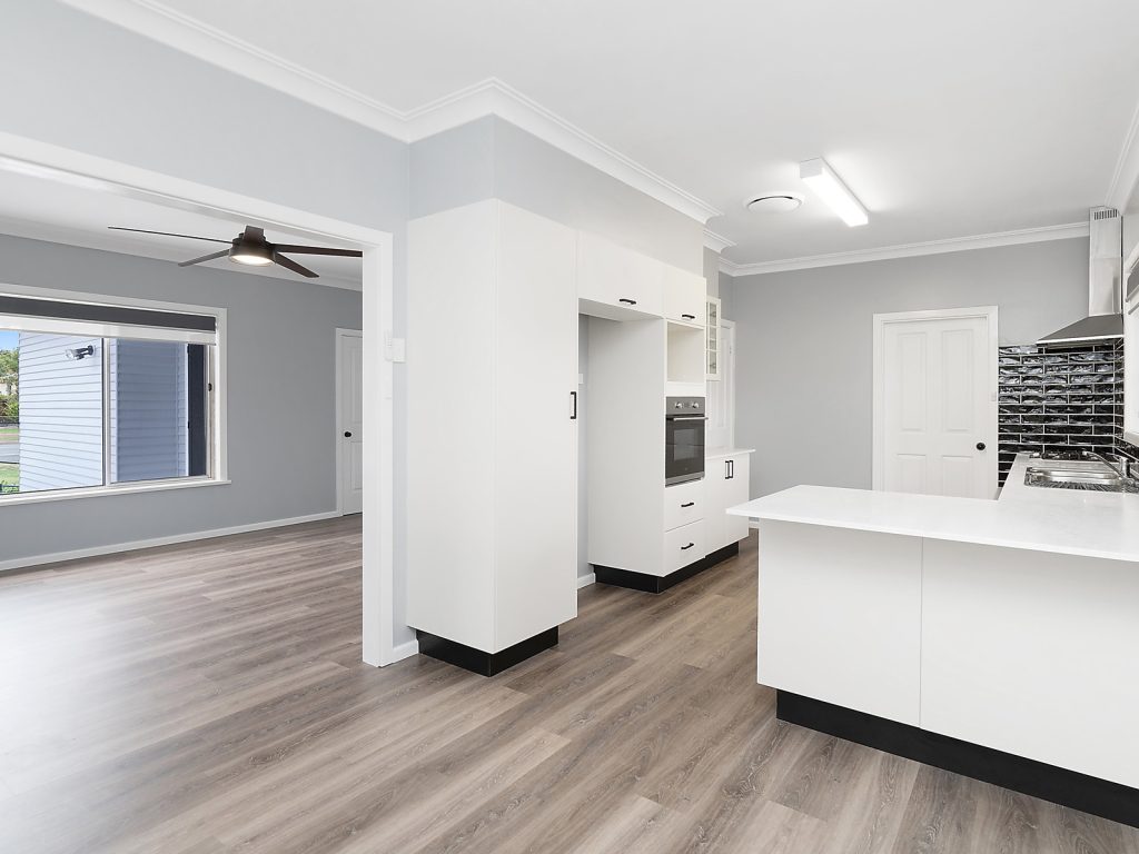 27 Cootamundra Road, Temora NSW 2666 - photo 4
