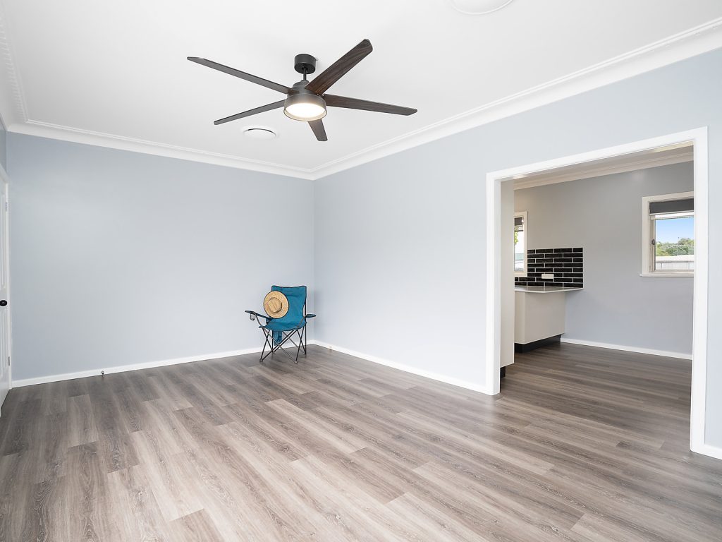 27 Cootamundra Road, Temora NSW 2666 - photo 5