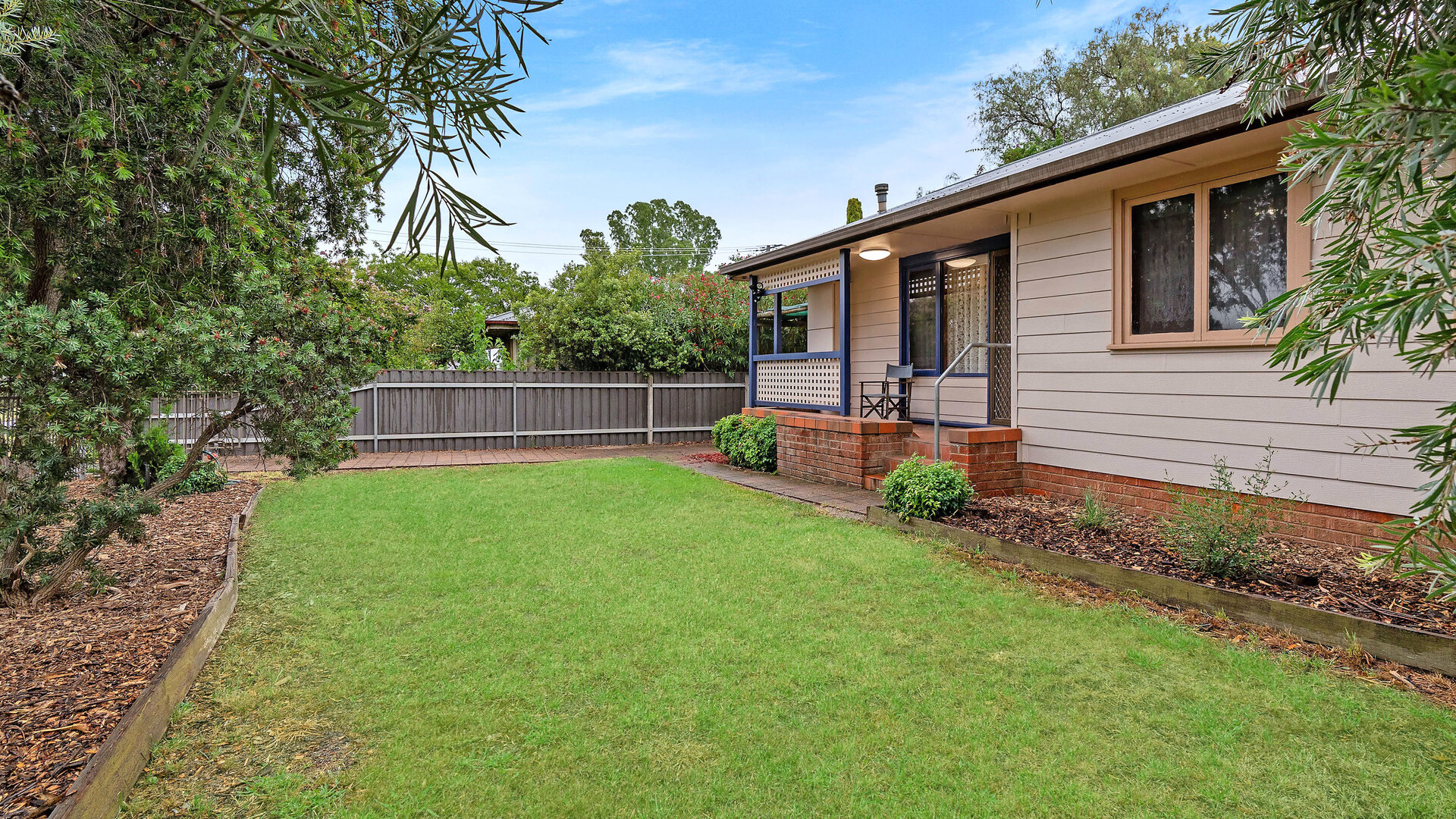 23 Mckell Avenue, Mount Austin NSW 2650 - photo 2