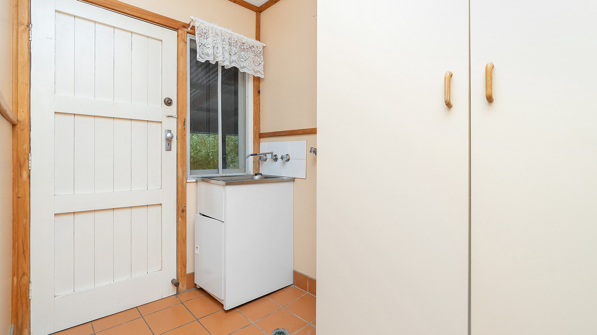 23 Mckell Avenue, Mount Austin NSW 2650 - photo 13
