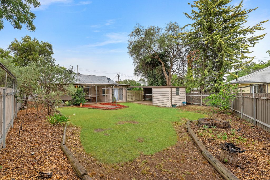 23 Mckell Avenue, Mount Austin NSW 2650 - photo 14