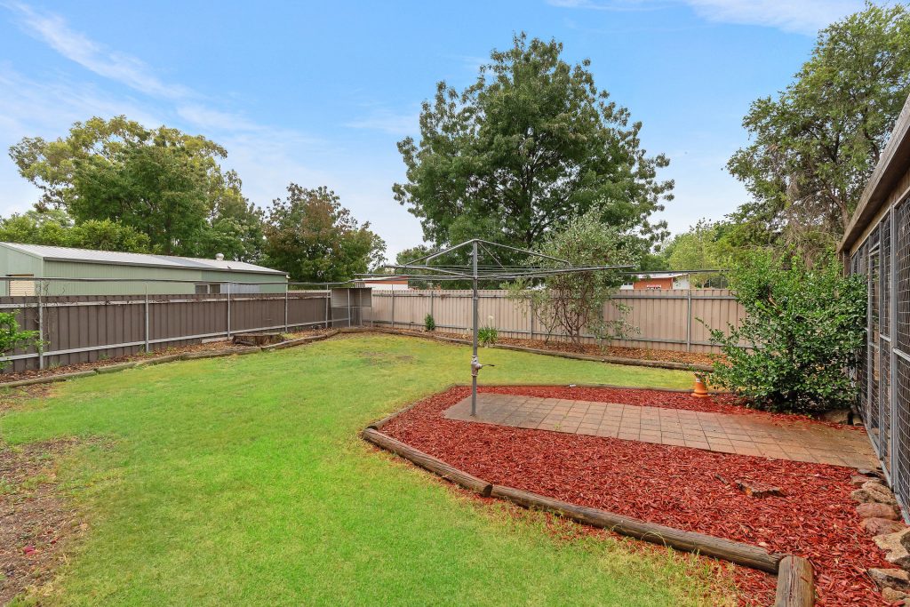 23 Mckell Avenue, Mount Austin NSW 2650 - photo 15
