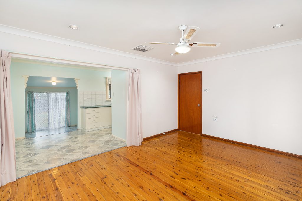 23 Mckell Avenue, Mount Austin NSW 2650 - photo 3