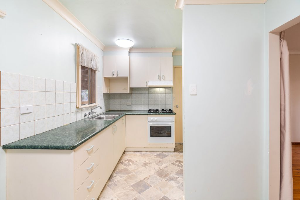 23 Mckell Avenue, Mount Austin NSW 2650 - photo 5