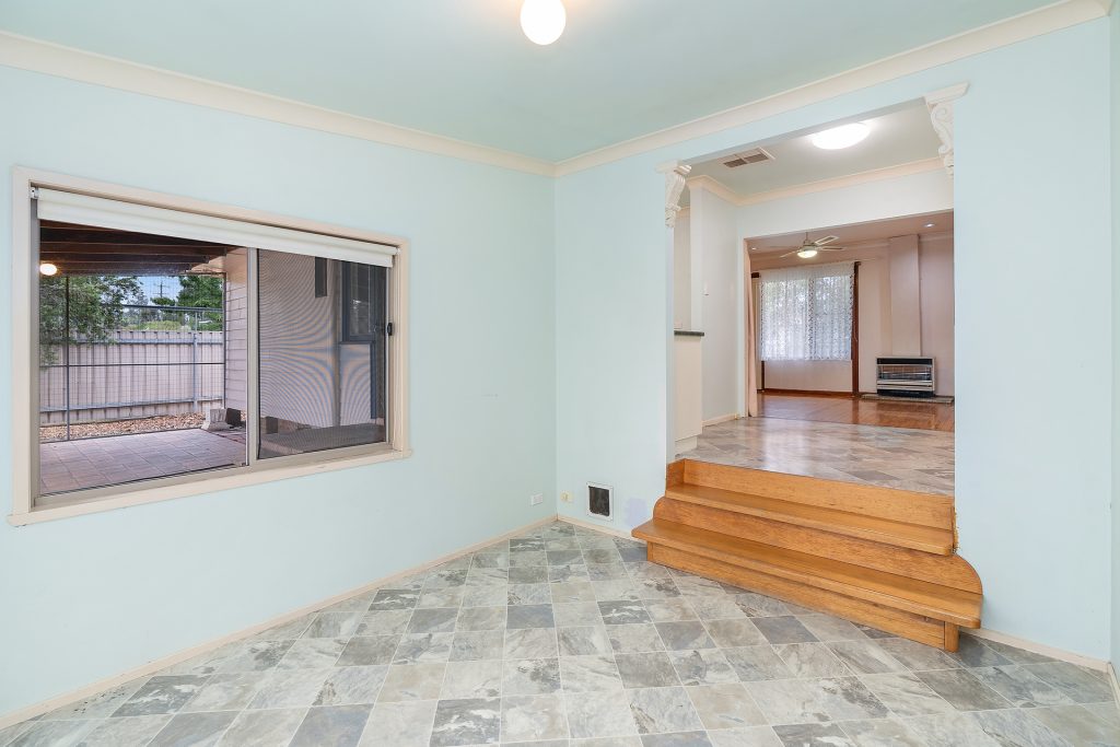 23 Mckell Avenue, Mount Austin NSW 2650 - photo 7