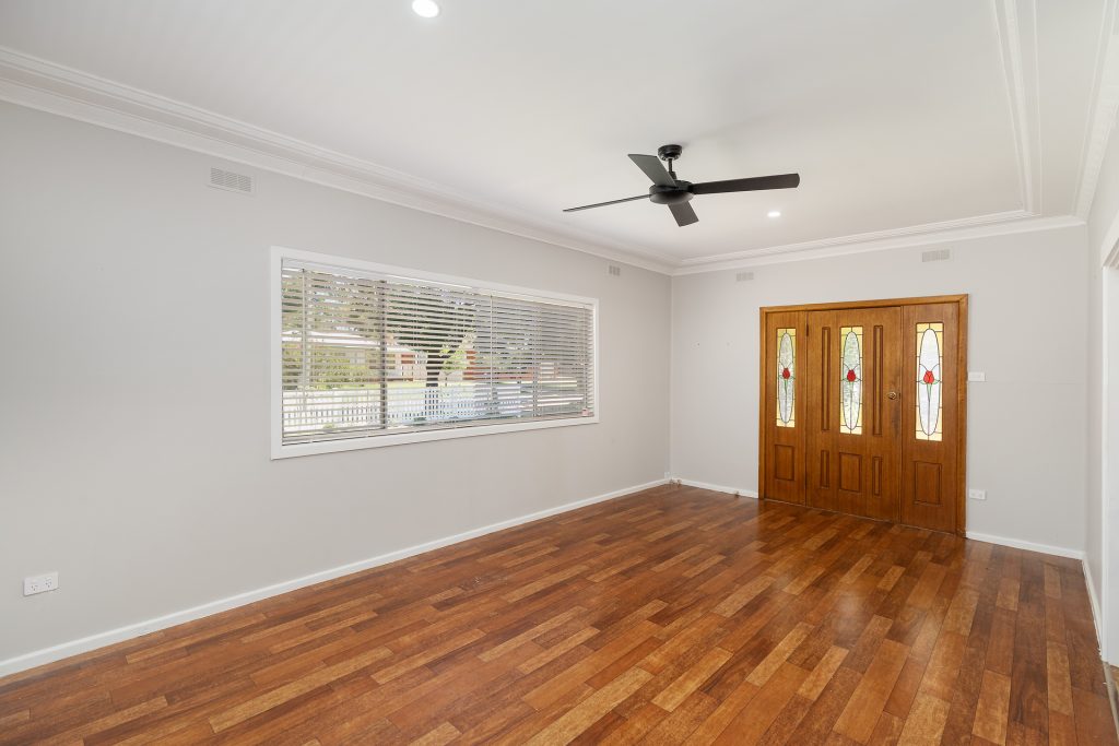 17 Elberta Street, Leeton NSW 2705 - photo 2