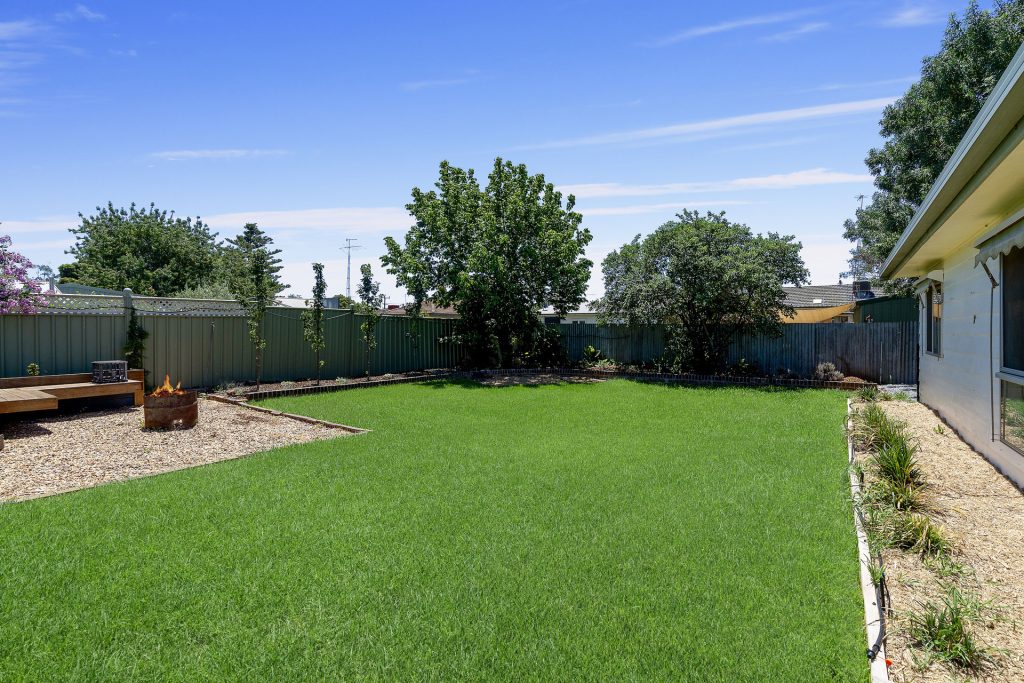 17 Elberta Street, Leeton NSW 2705 - photo 13