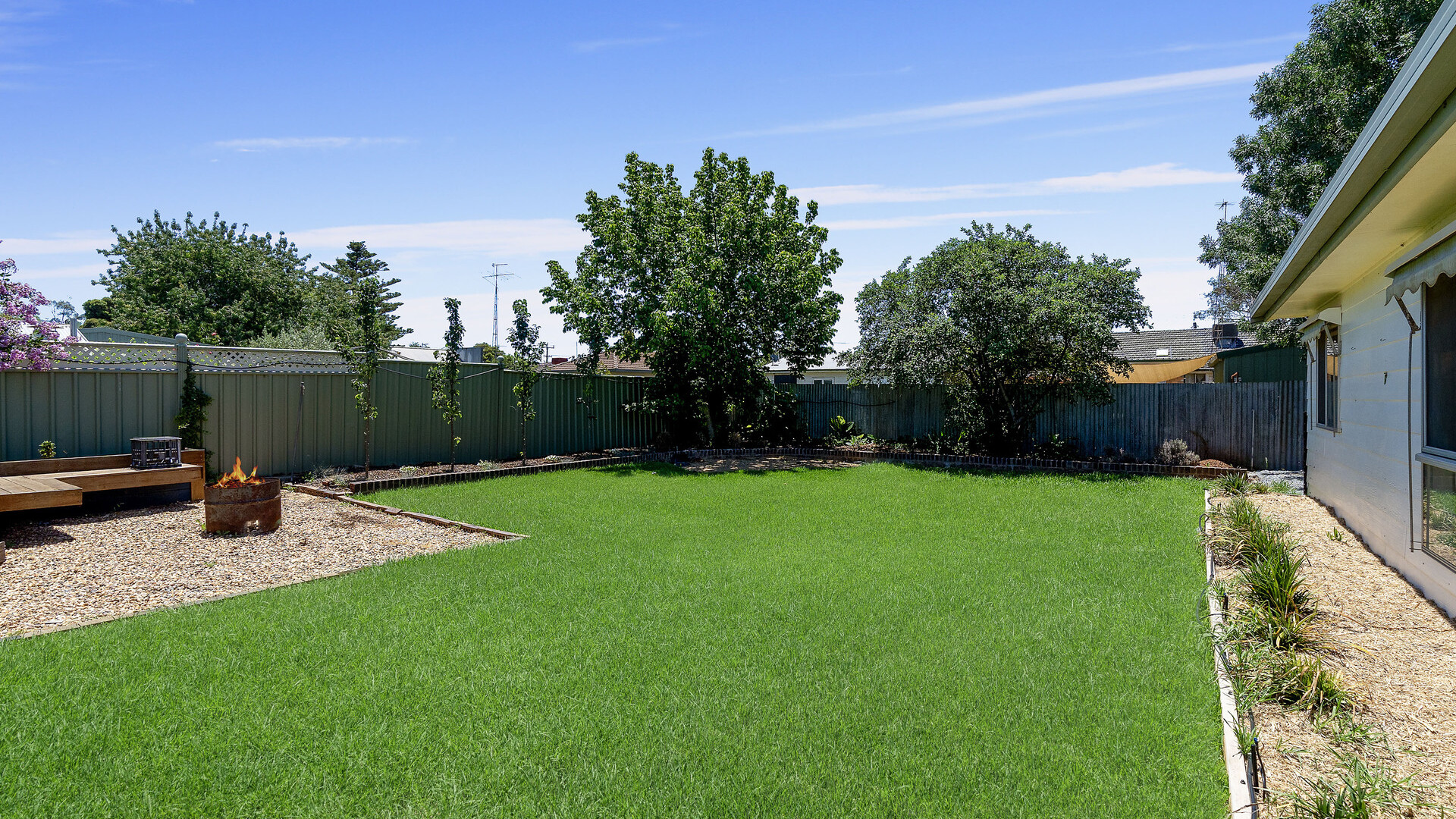 17 Elberta Street, Leeton NSW 2705 - photo 13