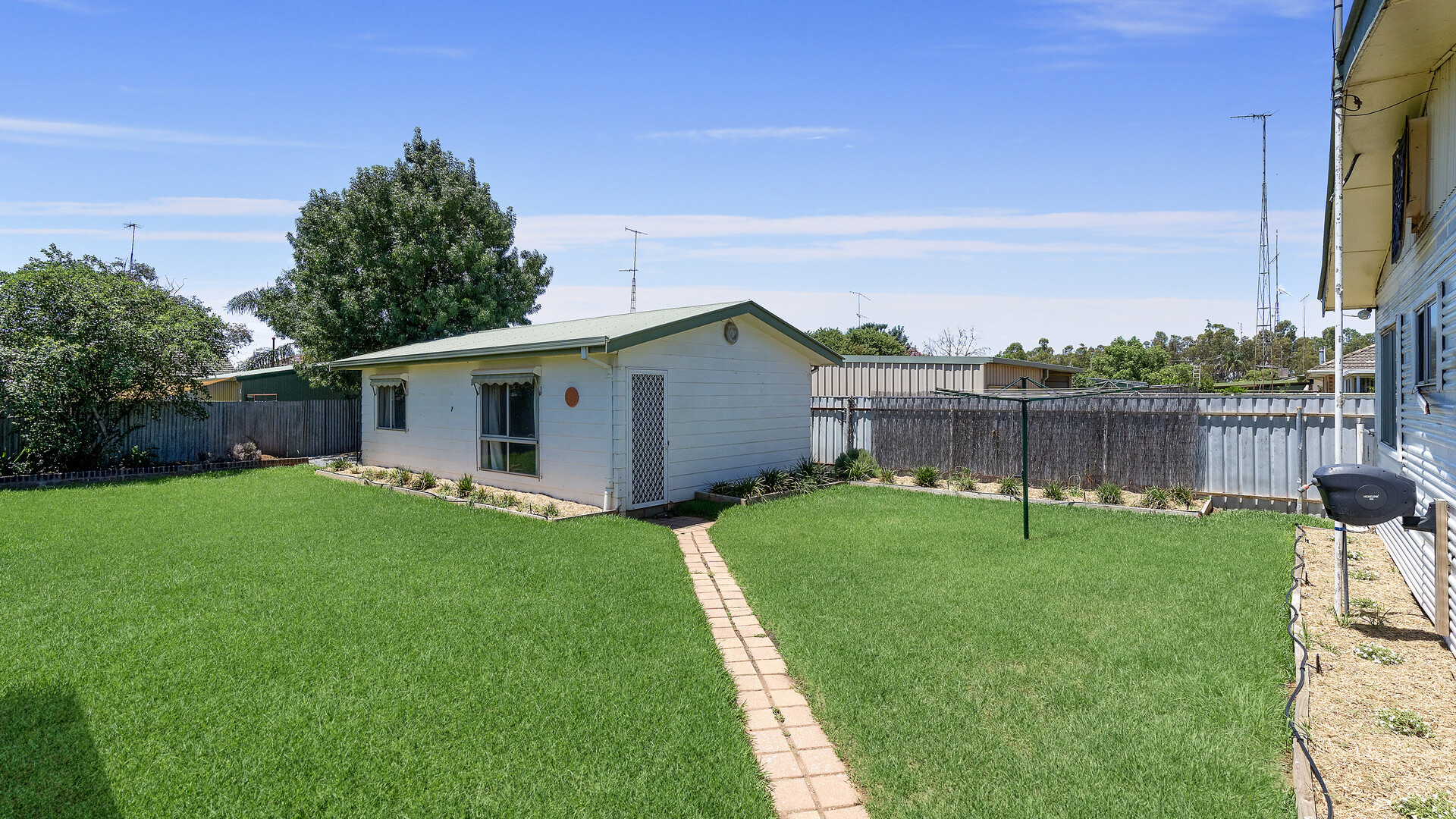 17 Elberta Street, Leeton NSW 2705 - photo 14