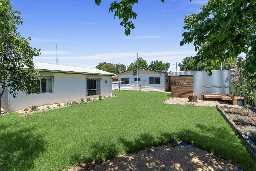 17 Elberta Street, Leeton NSW 2705 - photo 15